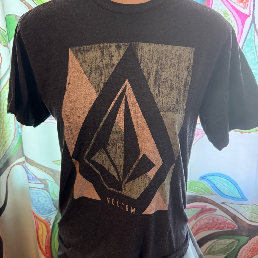 Volcom Men's Black and Tan Graphic Tee